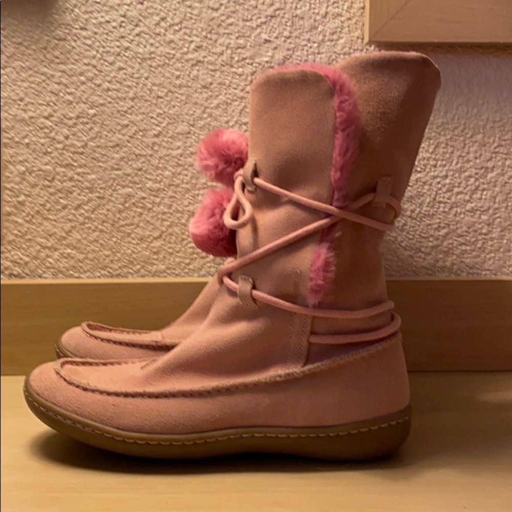 Steve Madden  pink Eskimo boots